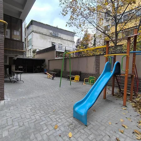 Spacious Apartment With Terrace Chisinau Exterior foto
